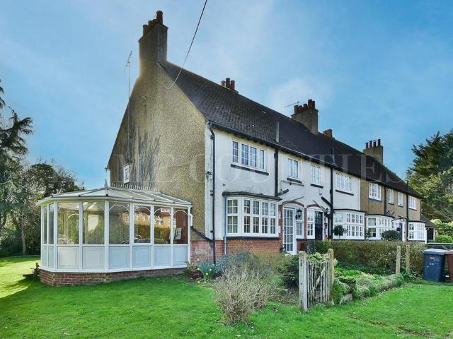 3 bedroom end of terrace house for sale