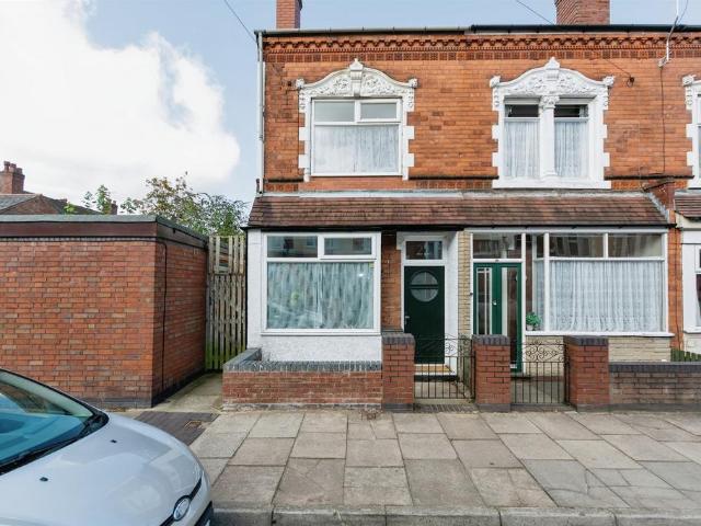 3 bedroom end of terrace house for sale
