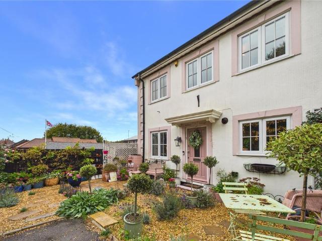 3 bedroom end of terrace house for sale