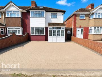 3 bedroom end of terrace house for sale