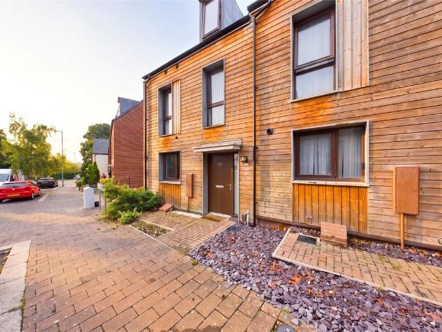 3 bedroom end of terrace house for sale