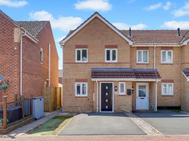 3 bedroom end of terrace house for sale