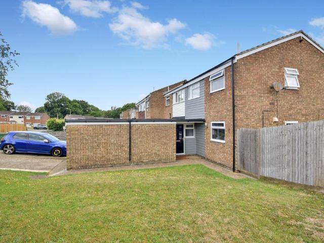 3 bedroom end of terrace house for sale
