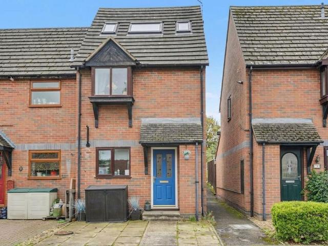 3 bedroom end of terrace house for sale