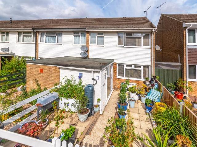 3 bedroom end of terrace house for sale