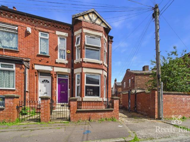 3 bedroom end of terrace house for sale