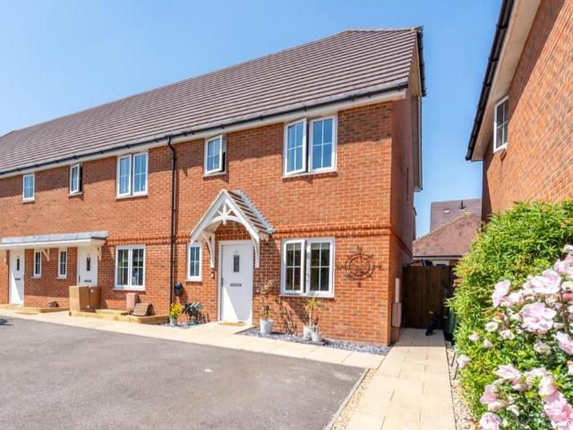 3 bedroom end of terrace house for sale