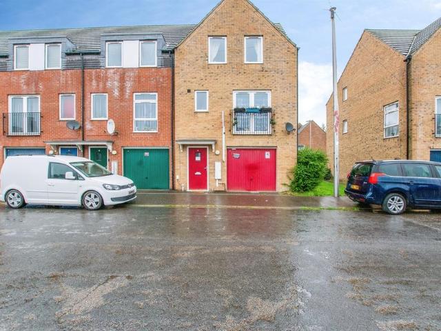 3 bedroom end of terrace house for sale