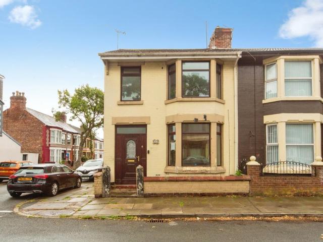 3 bedroom end of terrace house for sale