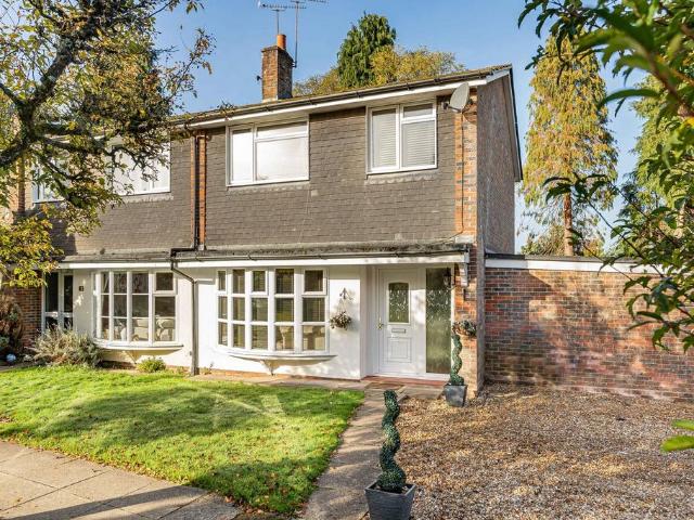 3 bedroom end of terrace house for sale