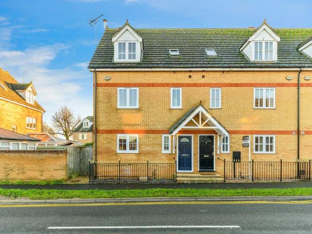 3 bedroom end of terrace house for sale