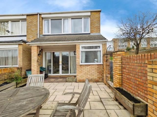 3 bedroom end of terrace house for sale