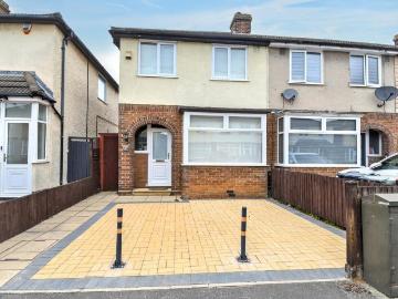 3 bedroom end of terrace house for sale