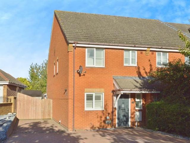 3 bedroom end of terrace house for sale