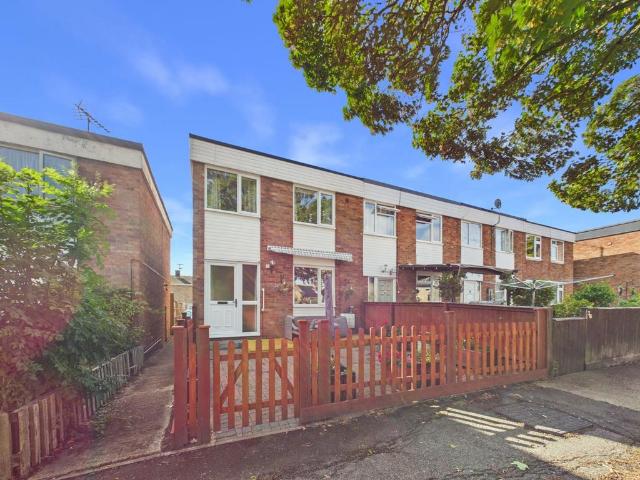 3 bedroom end of terrace house for sale