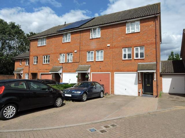 3 bedroom end of terrace house for sale