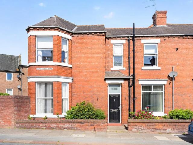 3 bedroom end of terrace house for sale