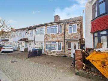 3 bedroom end of terrace house for sale