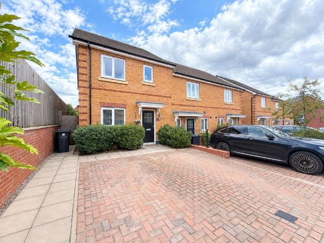 3 bedroom end of terrace house for sale