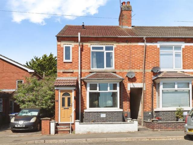 3 bedroom end of terrace house for sale