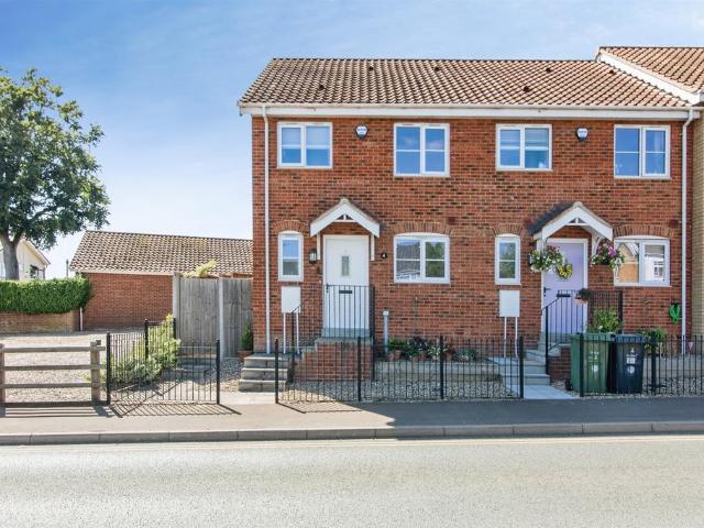 3 bedroom end of terrace house for sale