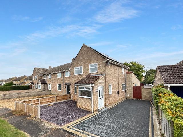 3 bedroom end of terrace house for sale