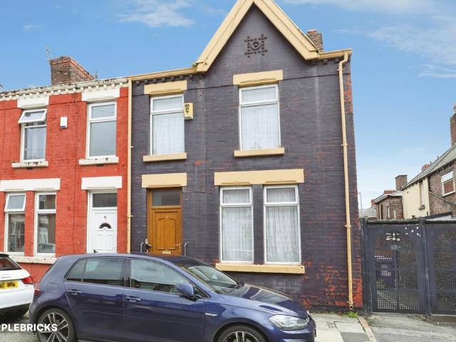 3 bedroom end of terrace house for sale
