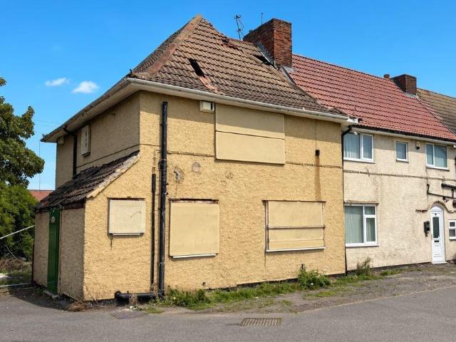 3 bedroom end of terrace house for sale