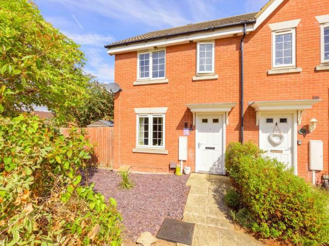 3 bedroom end of terrace house for sale