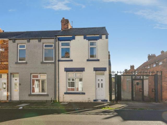 3 bedroom end of terrace house for sale