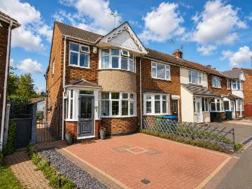 3 bedroom end of terrace house for sale
