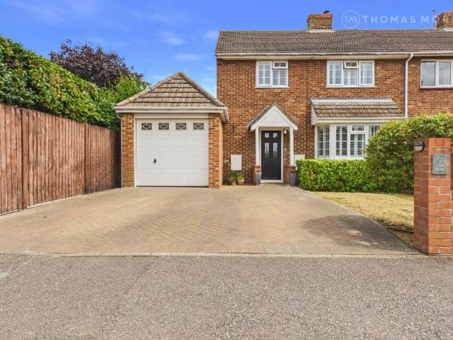 3 bedroom end of terrace house for sale