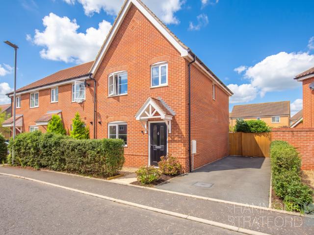 3 bedroom end of terrace house for sale