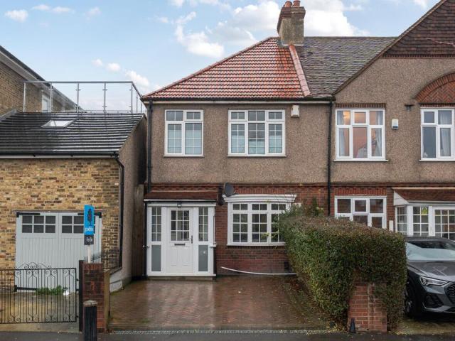 3 bedroom end of terrace house for sale