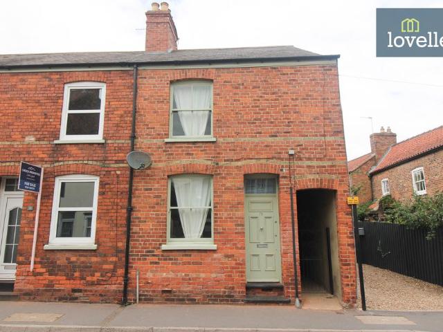 3 bedroom end of terrace house for sale