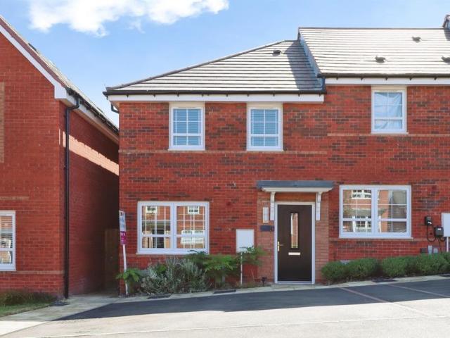 3 bedroom end of terrace house for sale