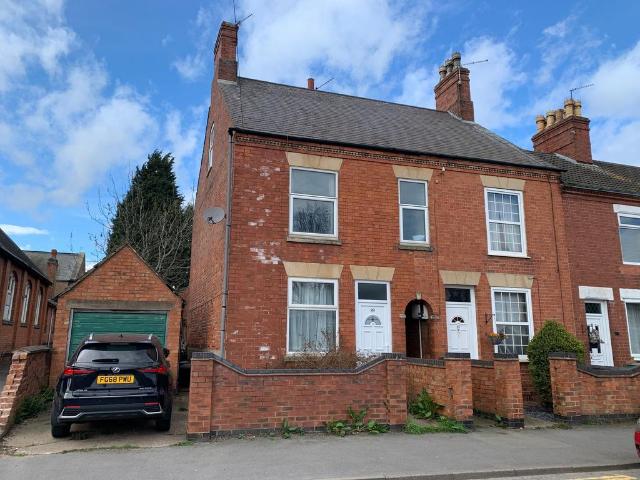 3 bedroom end of terrace house for sale