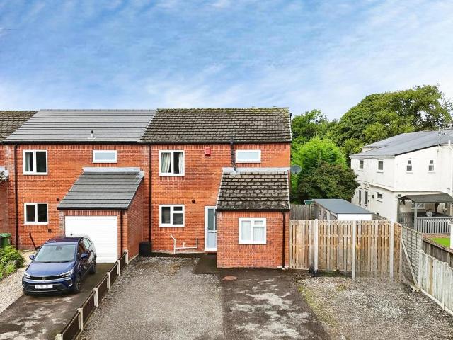 3 bedroom end of terrace house for sale