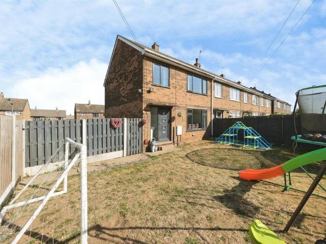 3 bedroom end of terrace house for sale