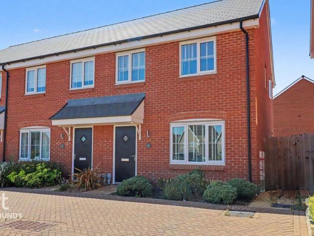 3 bedroom end of terrace house for sale