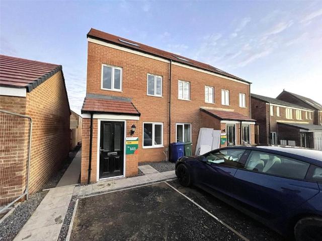 3 bedroom end of terrace house for sale