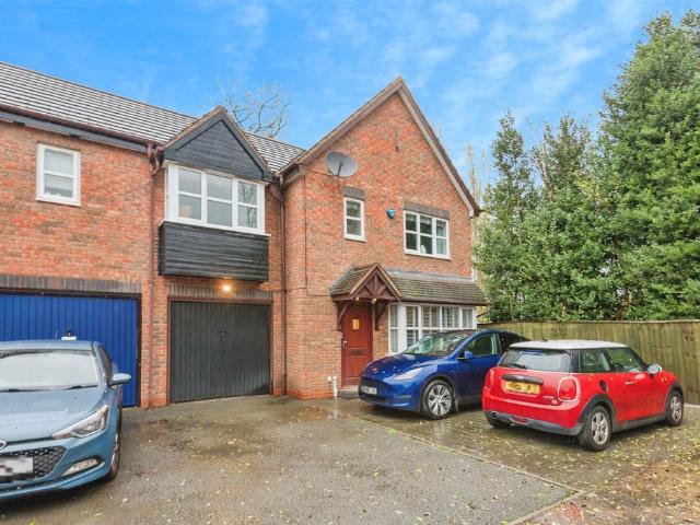 3 bedroom end of terrace house for sale