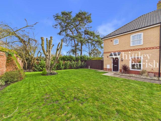3 bedroom end of terrace house for sale