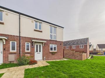 3 bedroom end of terrace house for sale
