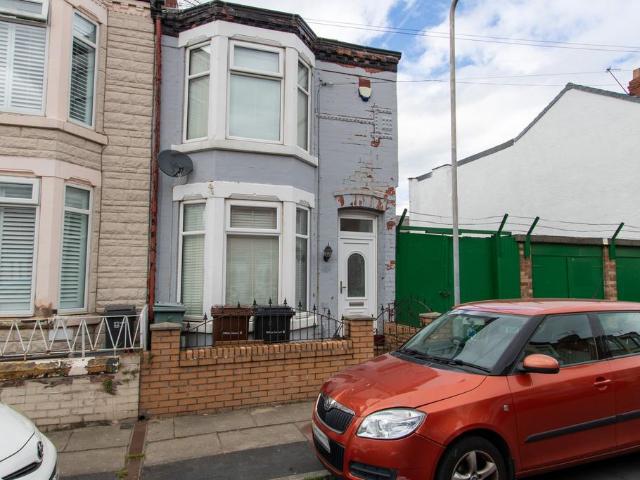 3 bedroom end of terrace house for sale