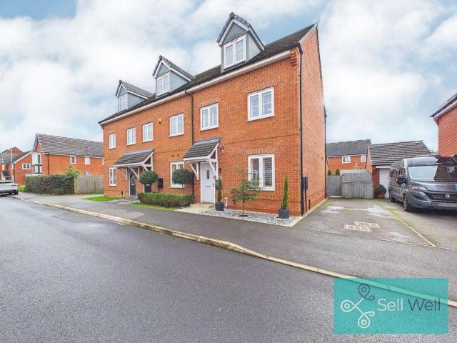 3 bedroom end of terrace house for sale