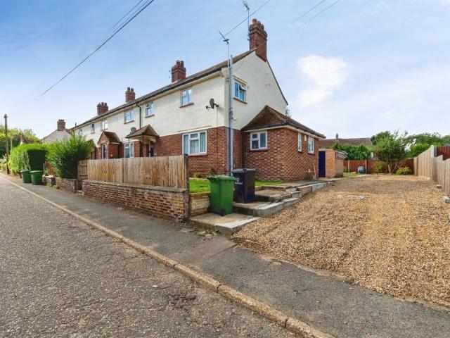 3 bedroom end of terrace house for sale