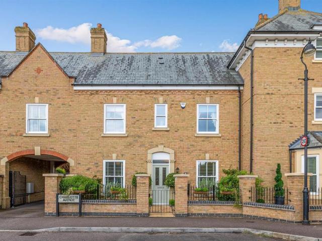 3 bedroom end of terrace house for sale