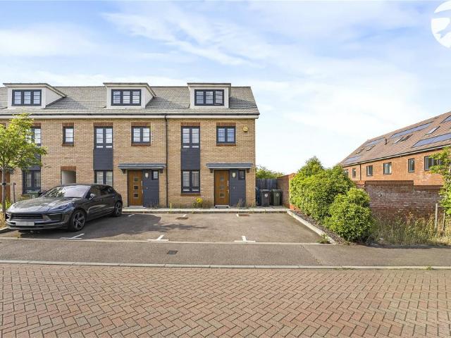 3 bedroom end of terrace house for sale