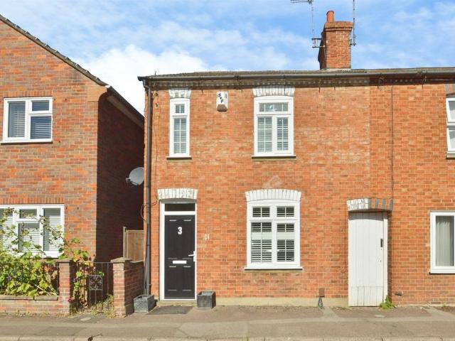 3 bedroom end of terrace house for sale